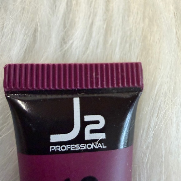 🩷5/$10 J2 Professional Burgundy Lip Gloss - Picture 2 of 6